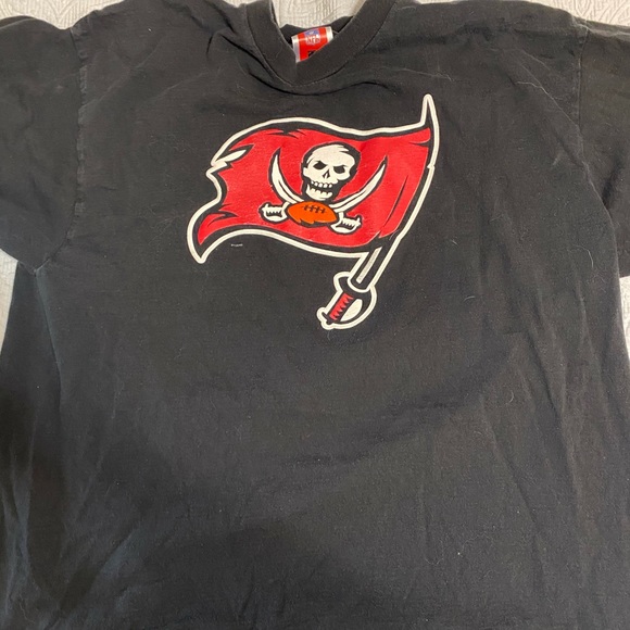 Buccaneers long sleeve t shirt. XXL - Picture 2 of 5